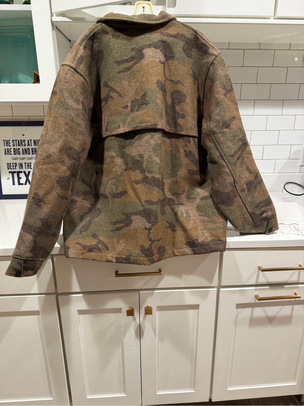 L.L.Bean Men's camo Wool Blend Zip Jacket - Picture 3 of 7